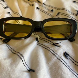 Trendy Black Sunglasses with Yellow Tint